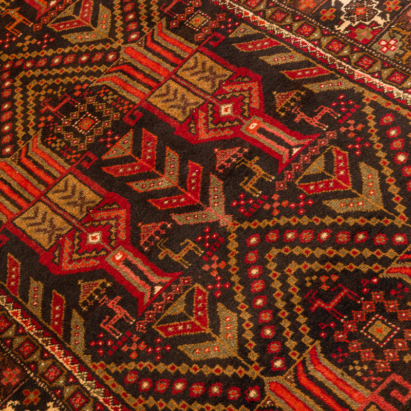 فرش دستبافت دو و نیم متری طرح نقشه بلوچ  کد 42.4893