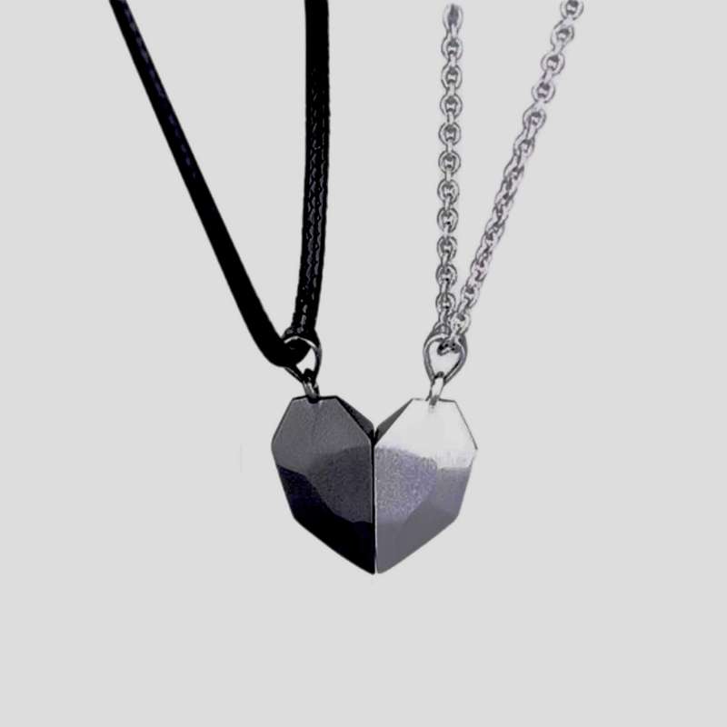 گردنبند مدل قلبی جدا شونده مجموعه 2 عددی گردنبند مدل قلبی جدا شونده مجموعه 2 عددی