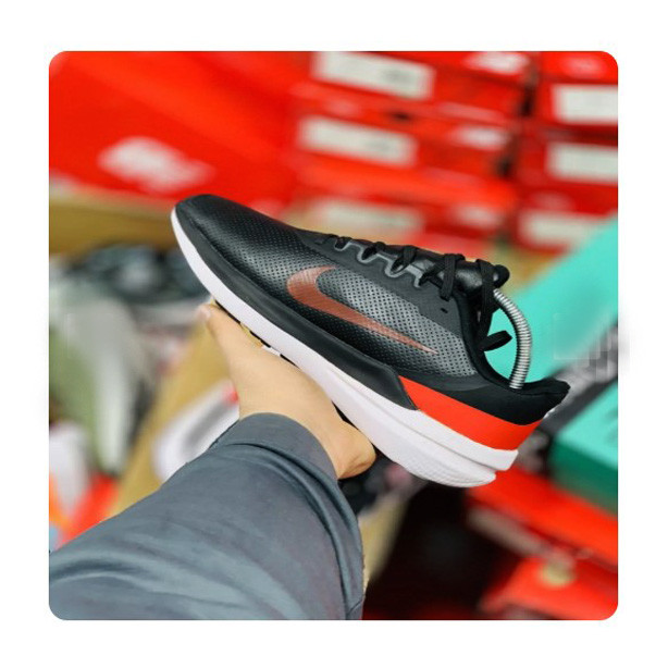 کفش رانینگ مدل Air Zoom Winflo 9 sole