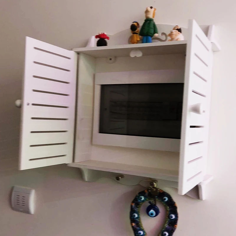 عکس شماره 8 : شلف دیواری خونه خاص مدل محافظ فیوز طرح خطی