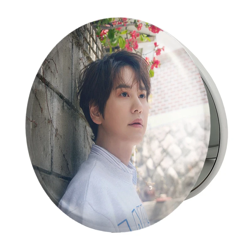 آینه جیبی خندالو طرح کیوهیون گروه سوپر جونیور Super Junior مدل تاشو کد 21442 