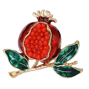 گل سینه زنانه مدل انار شکفته کد ngr419