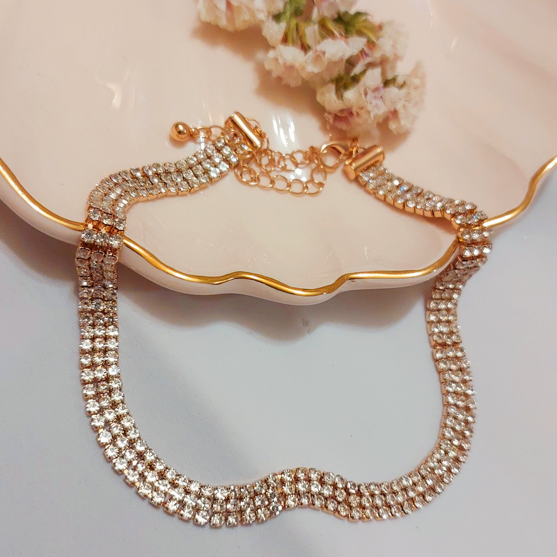 گردنبند زنانه مدل نگینی A12