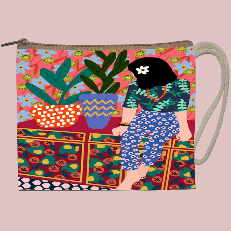 کیف لوازم آرایش زنانه طرح دختر کدk15