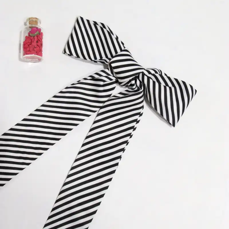 دستمال سر و گردن زنانه مدل باندانا راه راه کد 8030