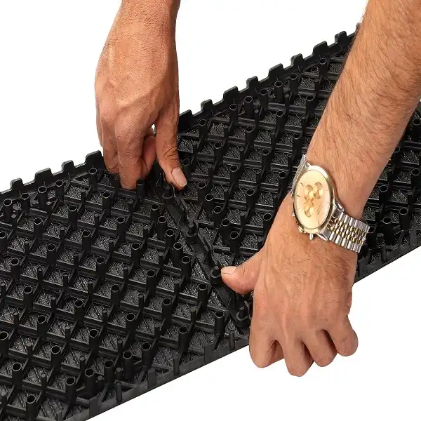 چمن مصنوعی ایرانیان سونار
 مدل تایلی SANA، هر قطعه 30x30 سانتی متر بسته 9 عددی