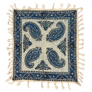 رومیزی قلمکار ممتاز اصفهان اثر عطريان طرح بته جقه مدل G78سایز 40*40 سانتی متر