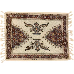 رومیزی قلمکار ممتاز اصفهان اثر عطريان طرح ترنج مدل G92سایز 40*60 سانتی متر