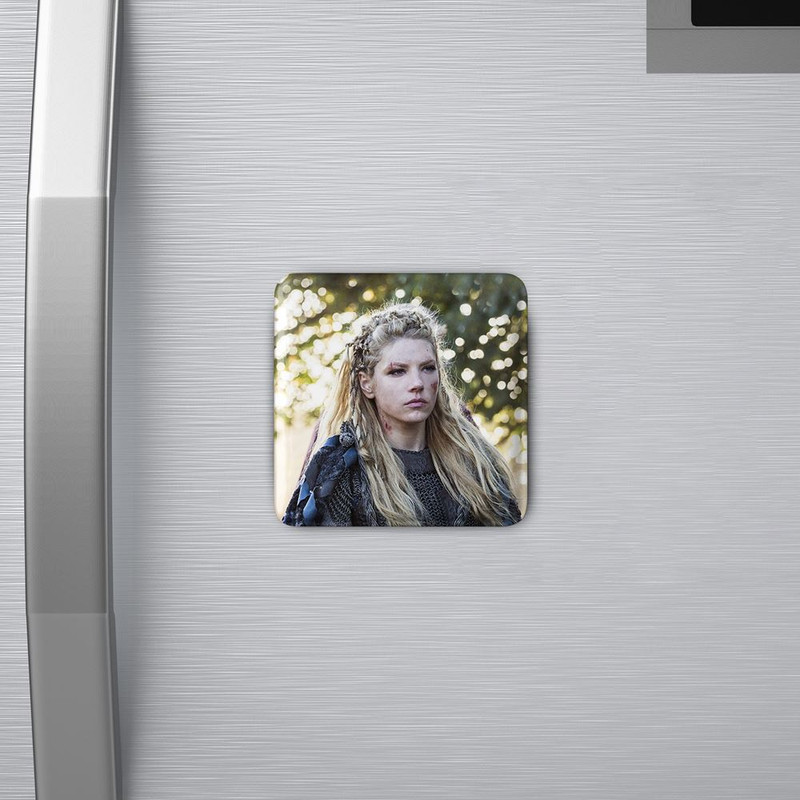 مگنت خندالو مدل لاگرتا سریال وایکینگ ها Vikings کد 29107