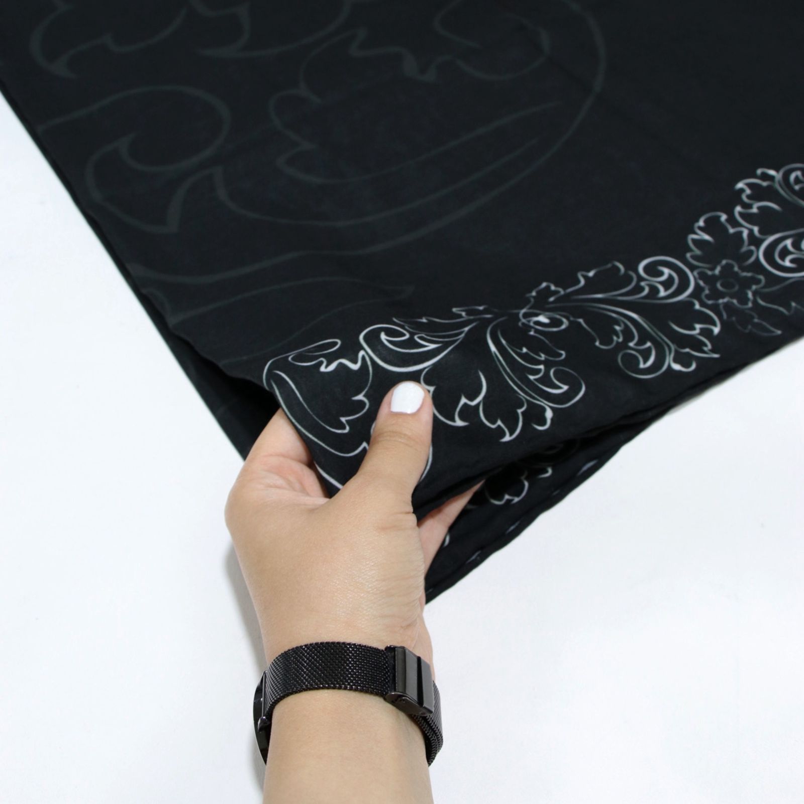 روسری زنانه مدل نخی خنک حاشیه دار ساده کد 7010 -  - 8