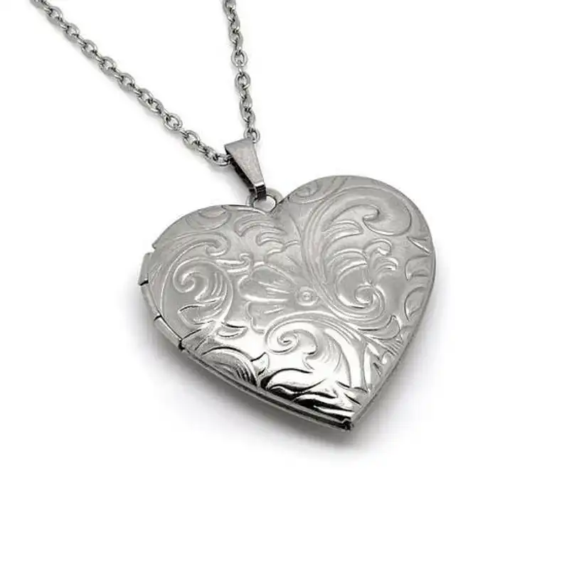 گردنبند زنانه مدل لاکت قلب کد 04