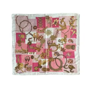 روسری زنانه مدل پرنده طلا