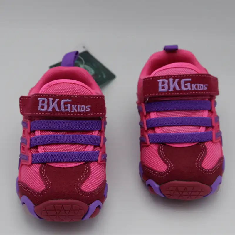 کفش پیاده روی دخترانه بی کی جی کیدز مدل چراغ دار کد 414