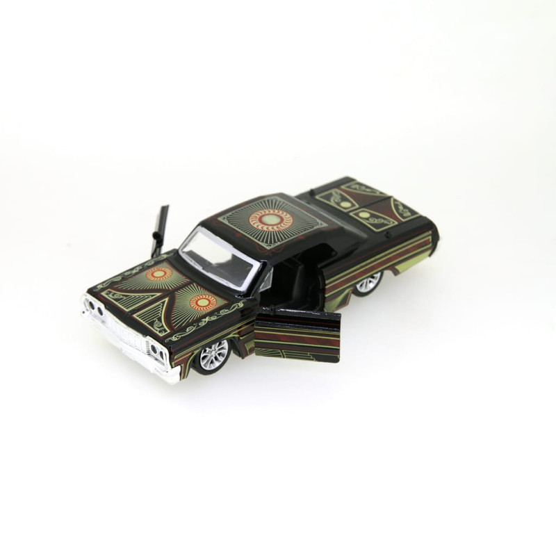 ماشین بازی مدل ایمپالا کلاسیک 1964 کد G02