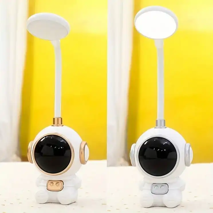 چراغ مطالعه مدل فانتزی شارژی طرح فضانورد کد cs310