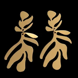 گوشواره زنانه مدل برگ مینیاتوری