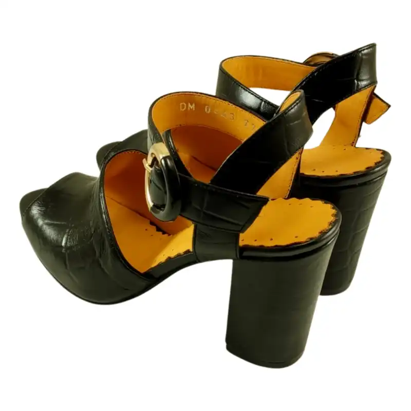 صندل زنانه مدل چرم طبیعی کد 695