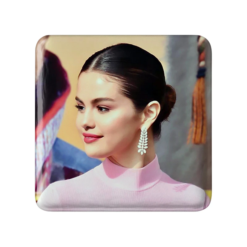 مگنت خندالو طرح سلنا گومز Selena Gomez مدل مربعی کد 19211