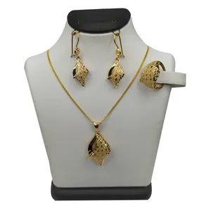 نیم ست طلا 18 عیار زنانه مدل ریناس