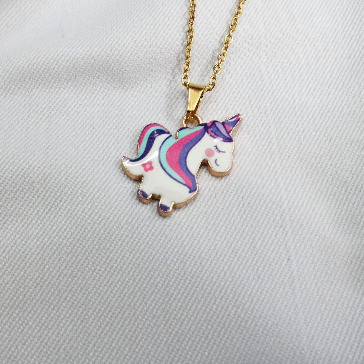 گردنبند دخترانه مدل اسب تک شاخ زیبا کد GZ-Beh-37