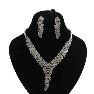 نیم ست نقره زنانه بازرگانی میلادی مدل فانتزی کد NTR_332