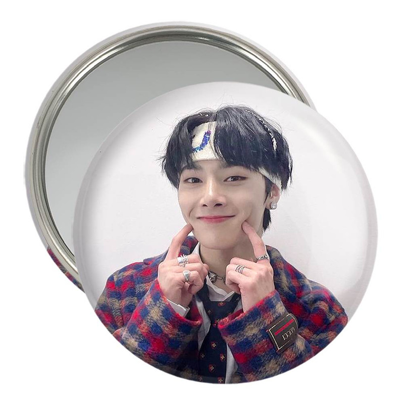 آینه جیبی خندالو مدل آی ان گروه استری کیدز Stray Kids کد 11850 آینه جیبی خندالو مدل آی ان گروه استری کیدز Stray Kids کد 11850