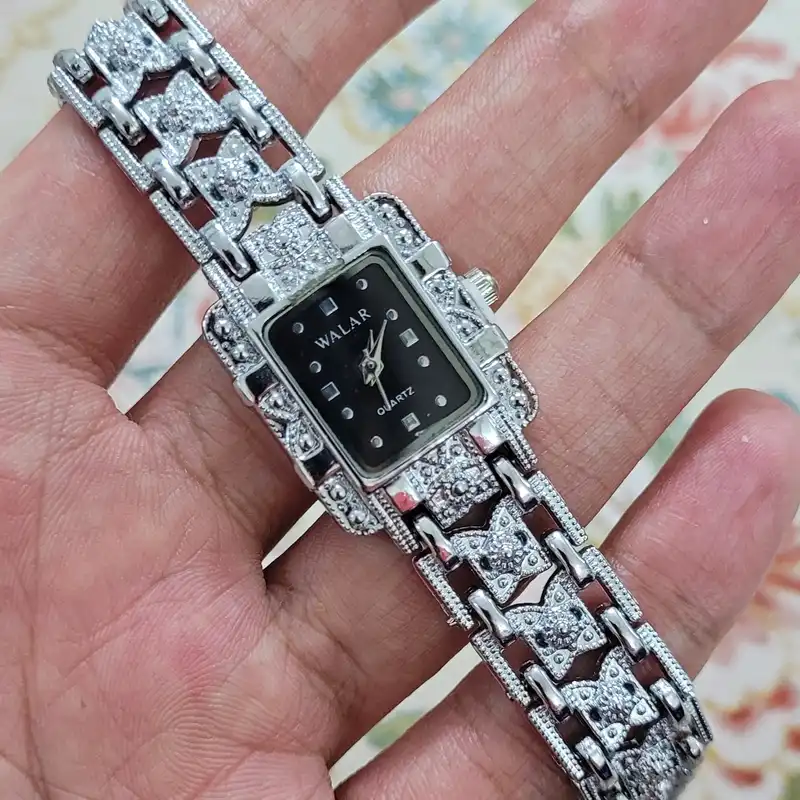 ساعت مچی عقربه ای زنانه والار مدل حکاکی کد 04