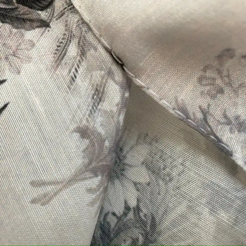 روسری زنانه مدل نخ اسپان منگوله دار کد 1611