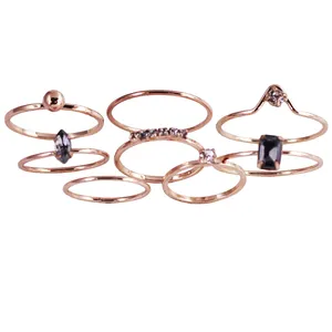 انگشتر زنانه مدل r045 مجموعه 8 عددی