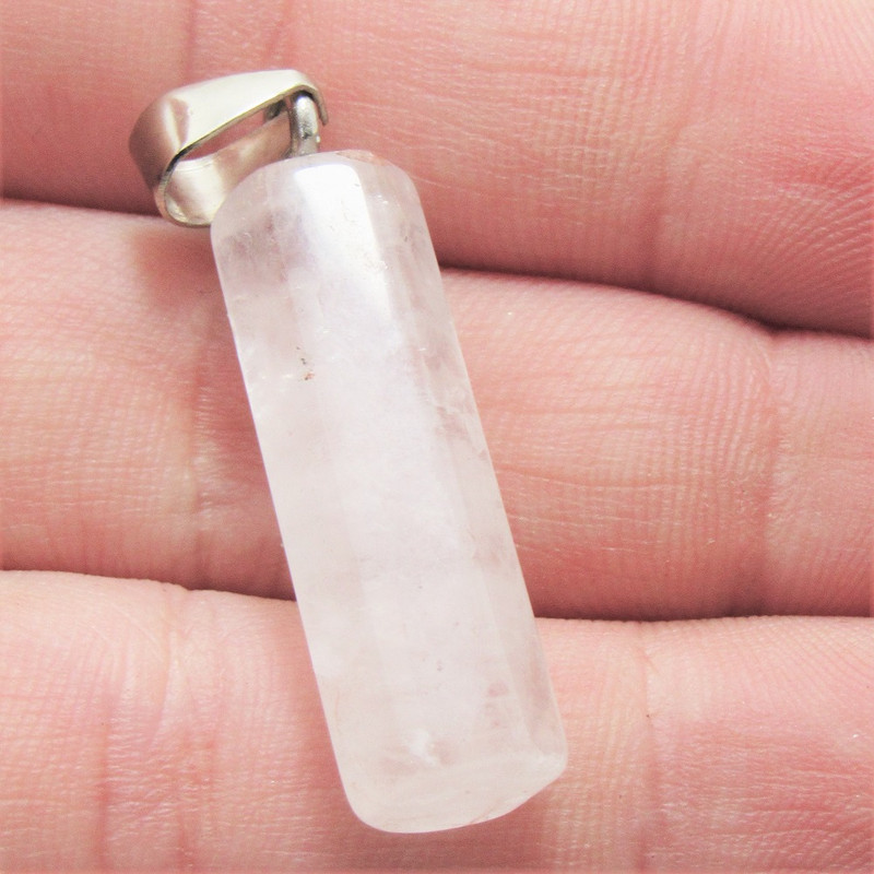 آویز گردنبند مدل استوانه سنگ کوارتز