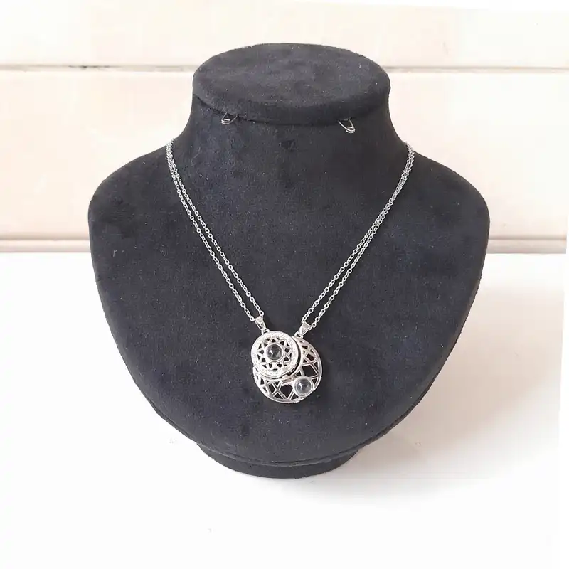 گردنبند مدل مگنتی مکمل دوستی ماه و خورشید مجموعه 2 عددی
