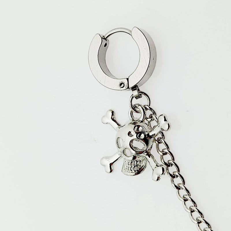 پیرسینگ گوش طرح جمجمه و زنجیر مدل 559PRMZ