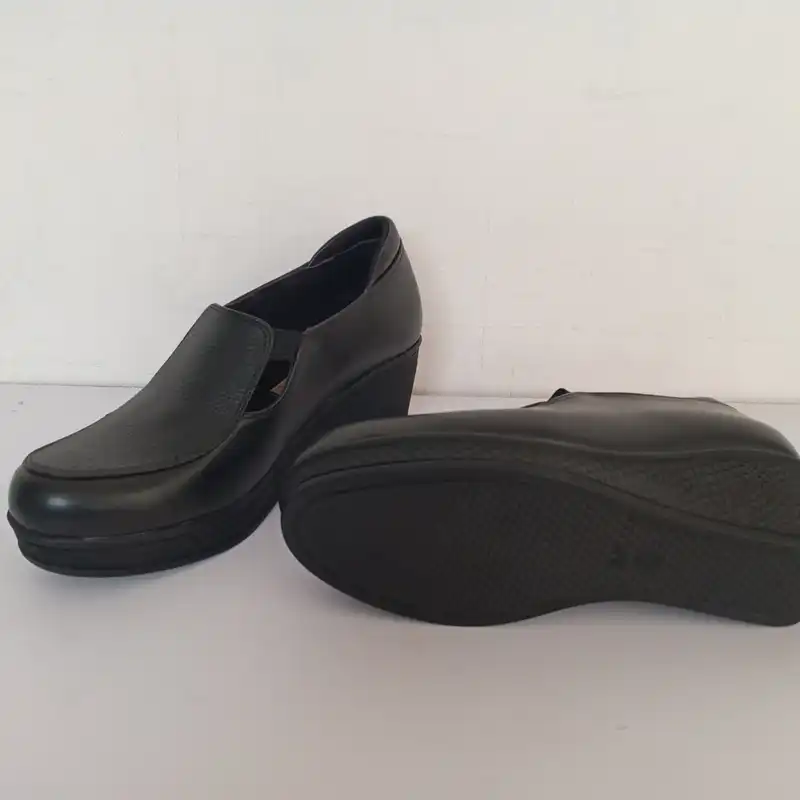 کفش طبی زنانه مدل کارمندی