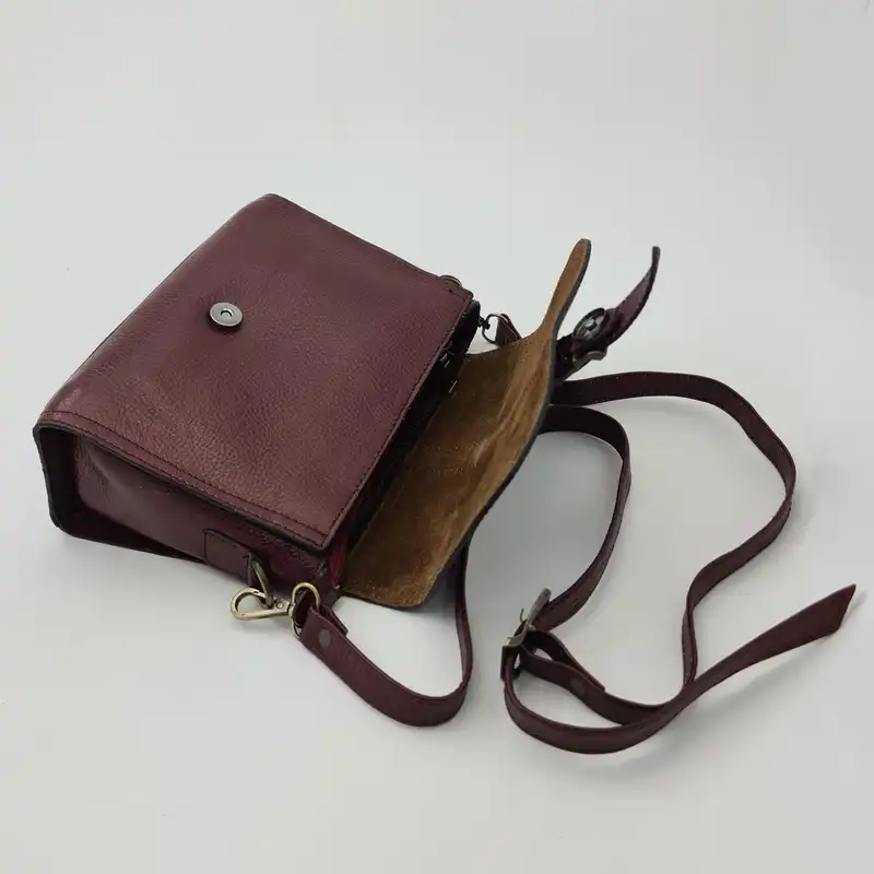 کیف دوشی زنانه مدل لورین چرم طبیعی کد A_480