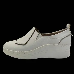 کفش روزمره زنانه اریانا مدل شکوفه