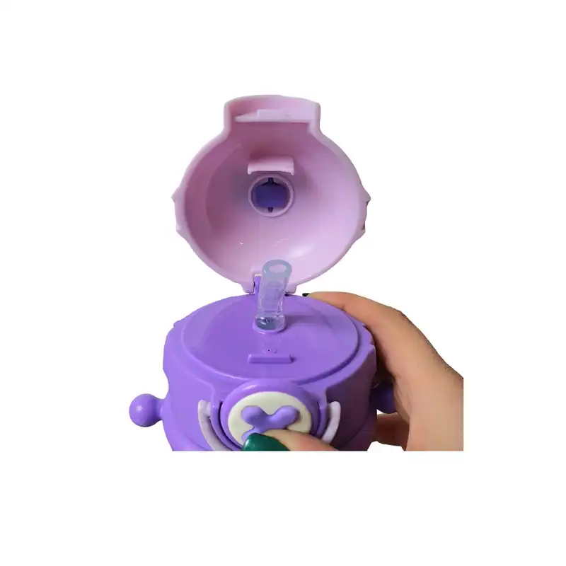 قمقمه مدل فانتزی استیکر دار طرح خرس کد 11421 گنجایش 0.6 لیتر