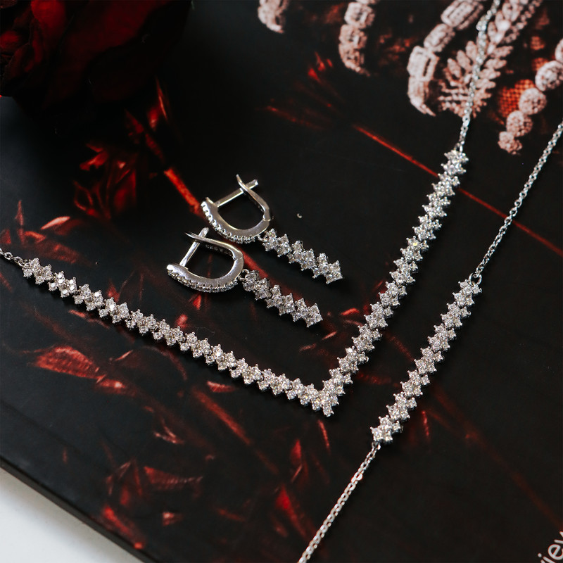 نیم ست نقره زنانه جی تی ای مدل جی نایس نیم ست نقره زنانه جی تی ای مدل جی نایس