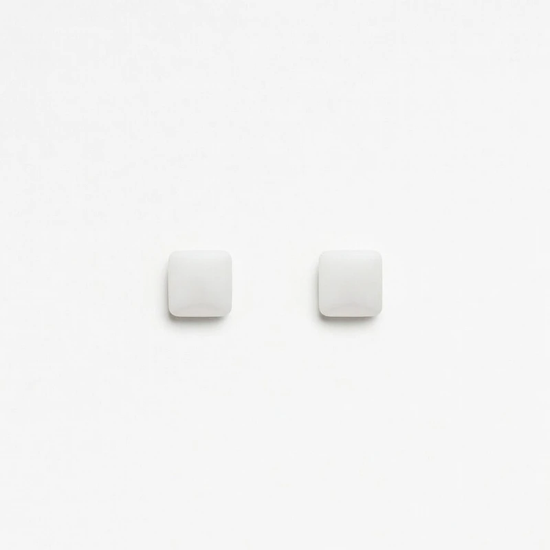 گوشواره میخی زنانه مدل مربع