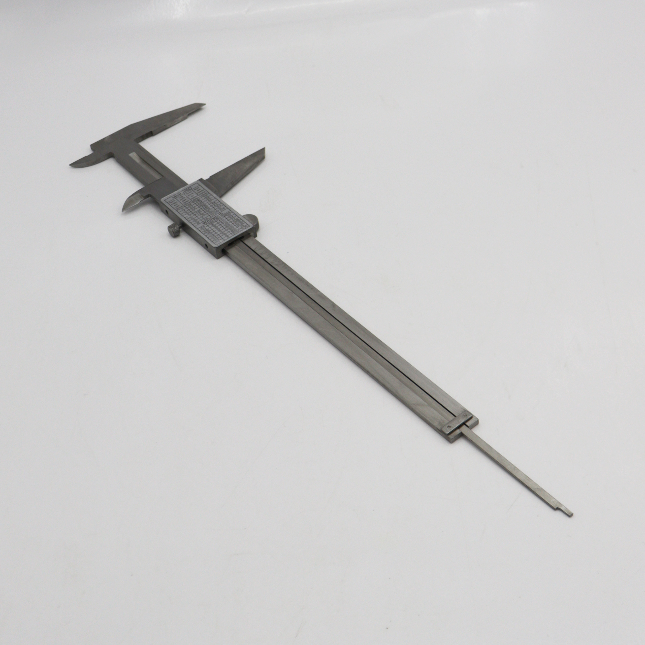 کولیس آلاتا مدل YP-0-200MM گستره 0-200 میلیمتر