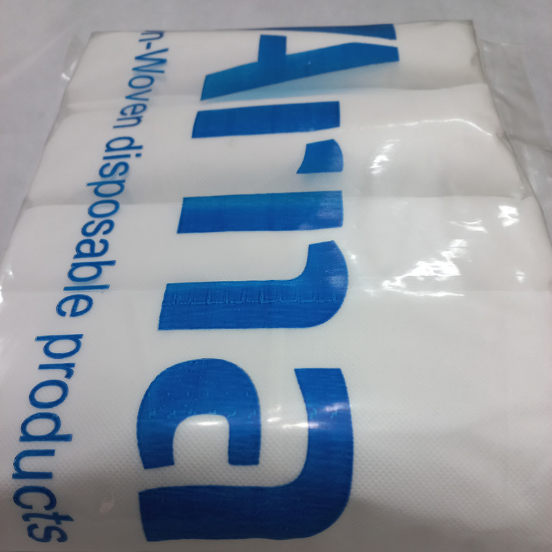 ملحفه یکبار مصرف آرنا مدل 102 سفید سایز 80x220 سانتی متر بسته 4 عددی