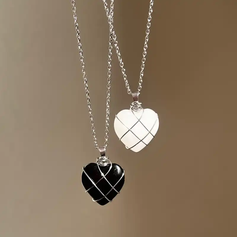 گردنبند مدل قلب سنگی سیم پیچی