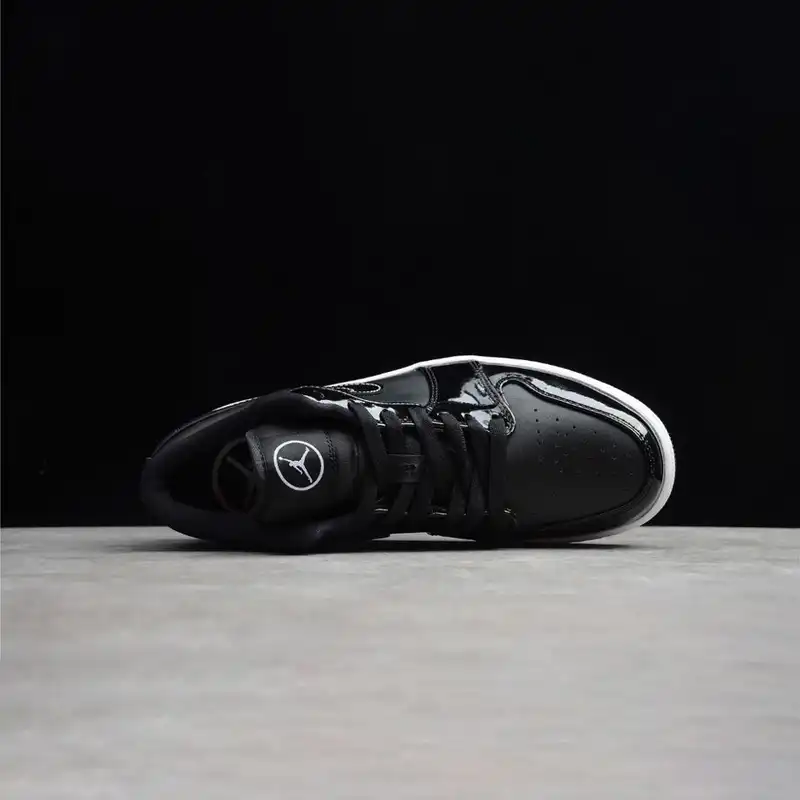 کفش پیاده روی مدل LOW