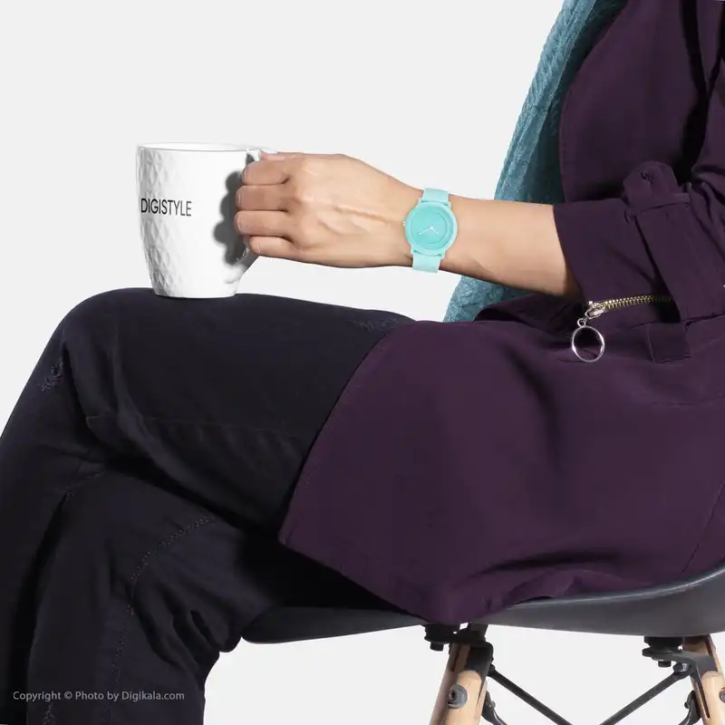 ساعت مچی عقربه ای کیو اند کیو مدل VQ94j008y