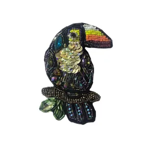 گل سینه دخترانه مدل جواهر دوزی