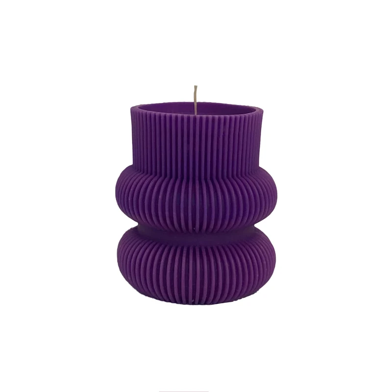 شمع استوانه‌ای معطر مدل شیاردار با رایحه آدامس بادکنکی، وانیل، لنودر و قهوه زمان اتمام 16 ساعت