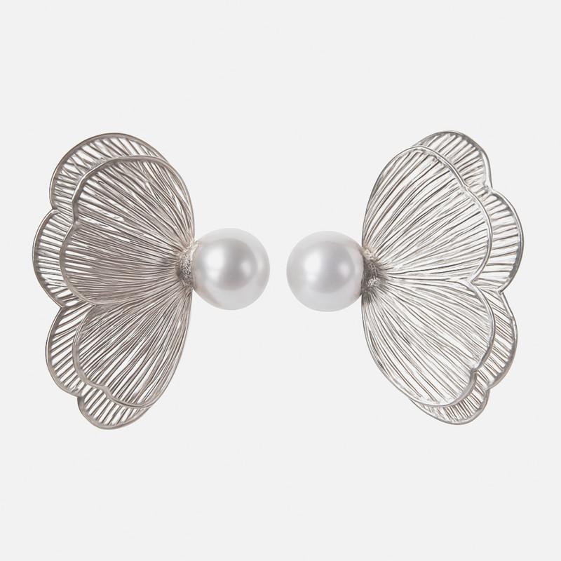 گوشواره میخی زنانه مدل پروانه و مروارید