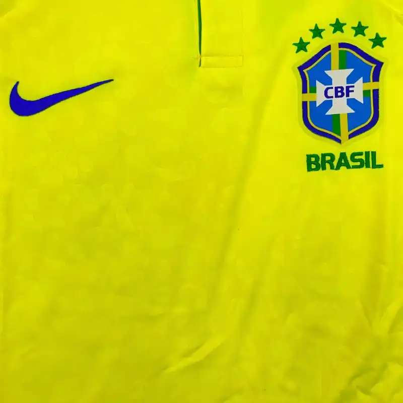 ست تی شرت آستین کوتاه و شلوارک ورزشی مردانه مدل کیت اول هواداری برزیل 2023