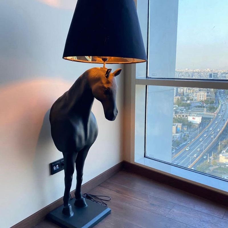 آباژور ایستاده مدل اسب رویال