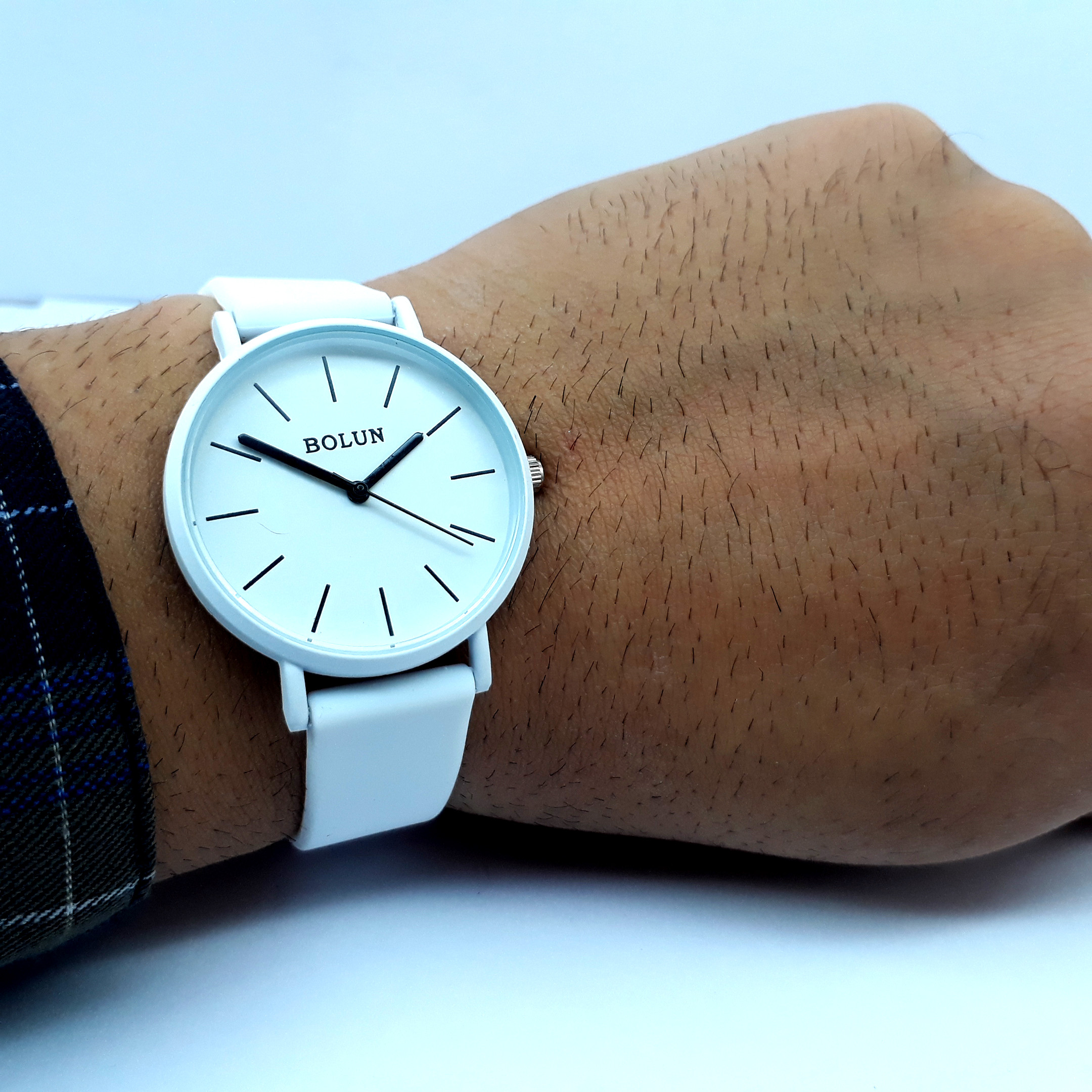 ساعت مچی عقربه ای بلون کد 555 ساعت مچی عقربه ای بلون کد 555