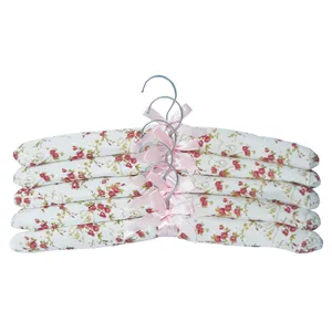 چوب لباسی کد 02 بسته 5 عددی